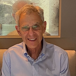 Dale-Marcus Robertson Lighting Axim Commerce